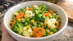 Brokolili Karnabahar Salatası: Pratik ve Lezzetli Bir Kış Tarifi - Sezenİşi - Yemek Tarifleri