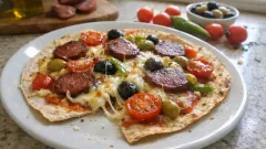 Evde Kolay Fırın Lavaş Pizza Tarifi: Sucuklu, Kaşarlı, Çıtır Sonuç! - Sezenİşi - Yemek Tarifleri