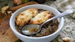 Evde Kolayca Yapılır: Fransız Soğan Çorbası Tarifi - Sezenİşi - Yemek Tarifleri