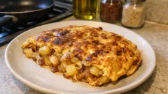 Lezzetli Patatesli Omlet Tarifi: Yumuşacık Patates ve Karamelize Soğanın Buluşması - Sezenİşi - Yemek Tarifleri