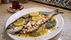 Limon ve Defneyle Fırında Lüfer: Pratik ve Lezzetli Tarif - Sezenİşi - Yemek Tarifleri